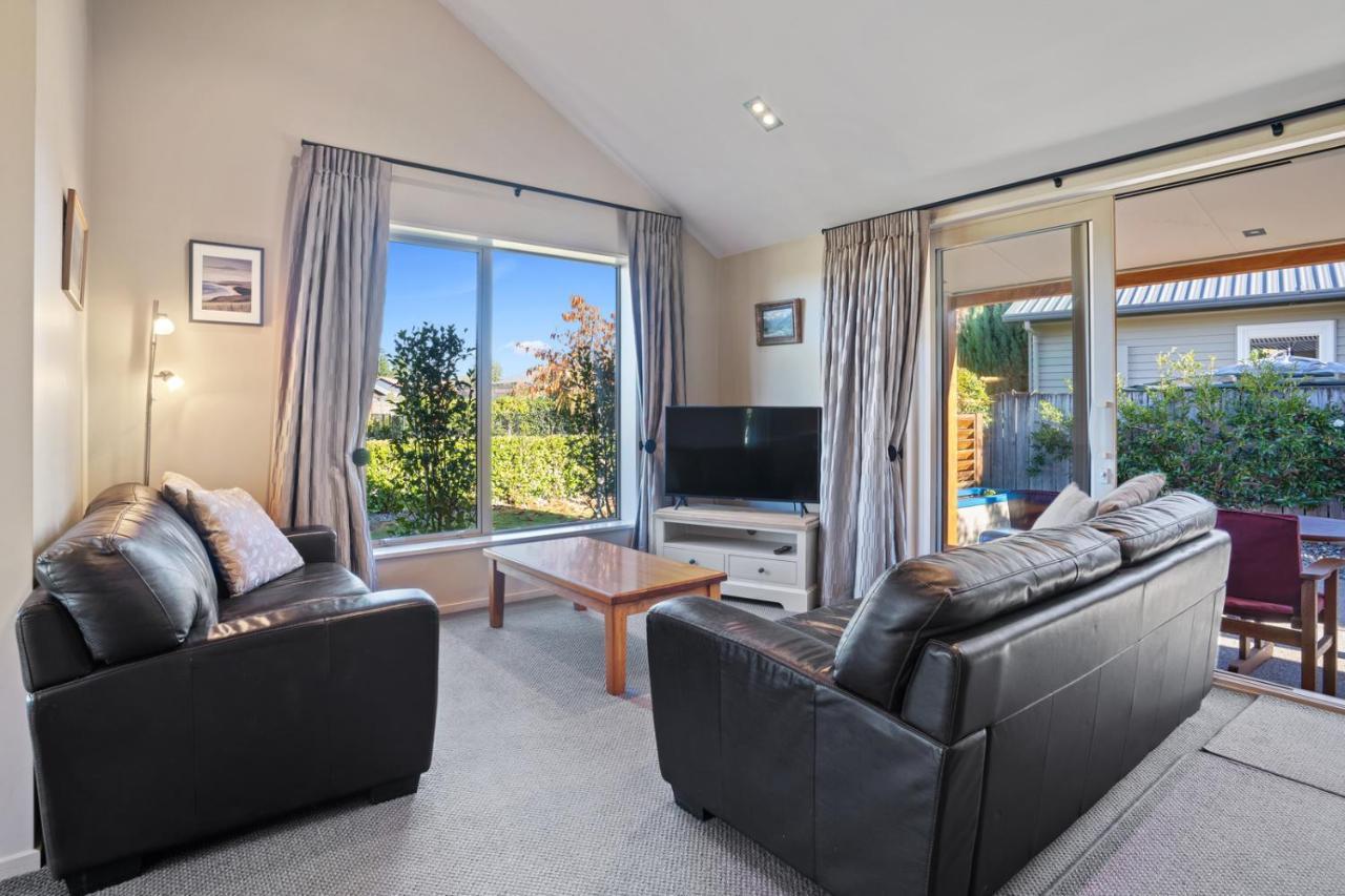 Fairway Cottage - Hanmer Springs Holiday Home エクステリア 写真